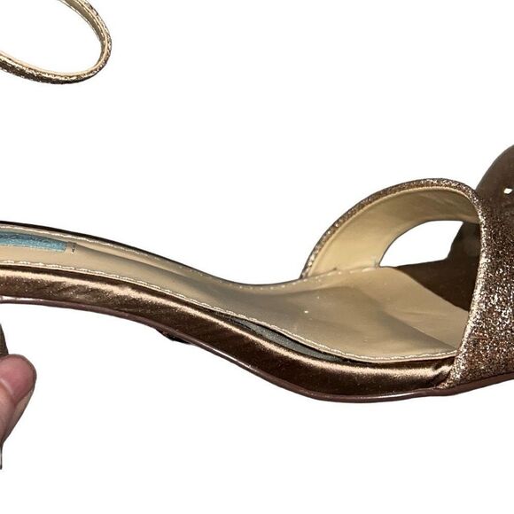 Betsey Johnson Miri Evening Sandals Block Heel Gold Glitter Wedding Event sz 10 - Picture 8 of 9